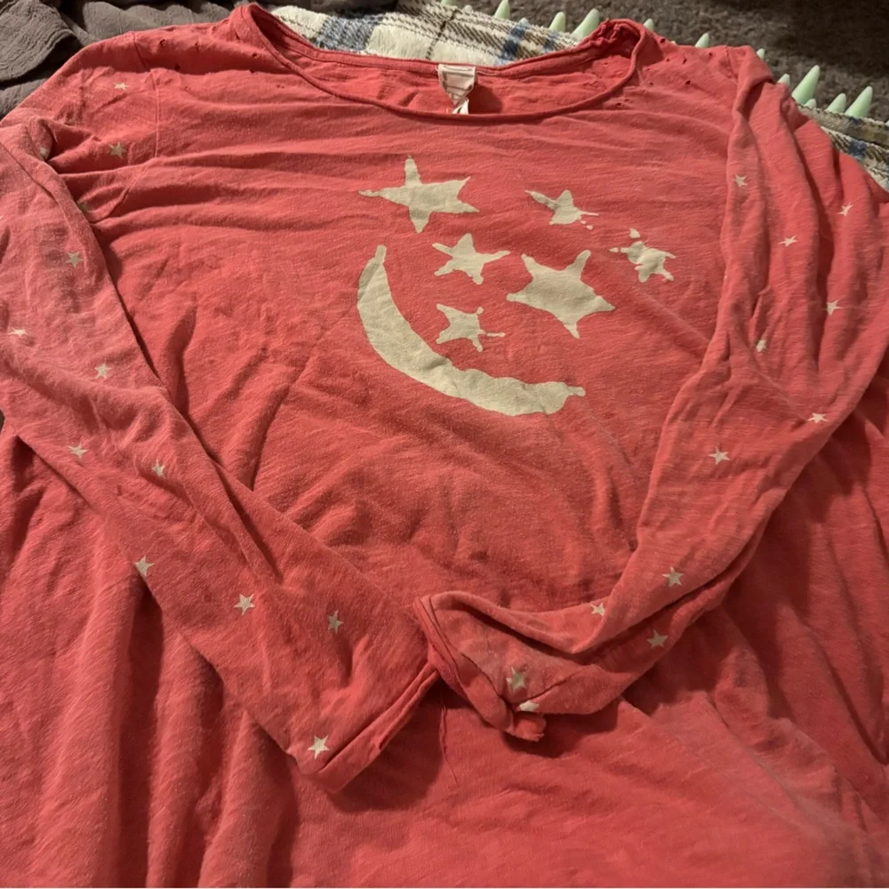 Magnolia Pearl Red Long Sleeve Tee with Star and Moon Design - Picture 1 of 3